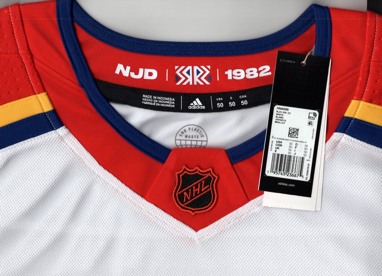 New Jersey Devils size 50 Medium Adidas Reverse Retro 2.0 NHL Jersey